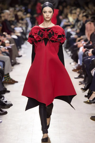 Look 30